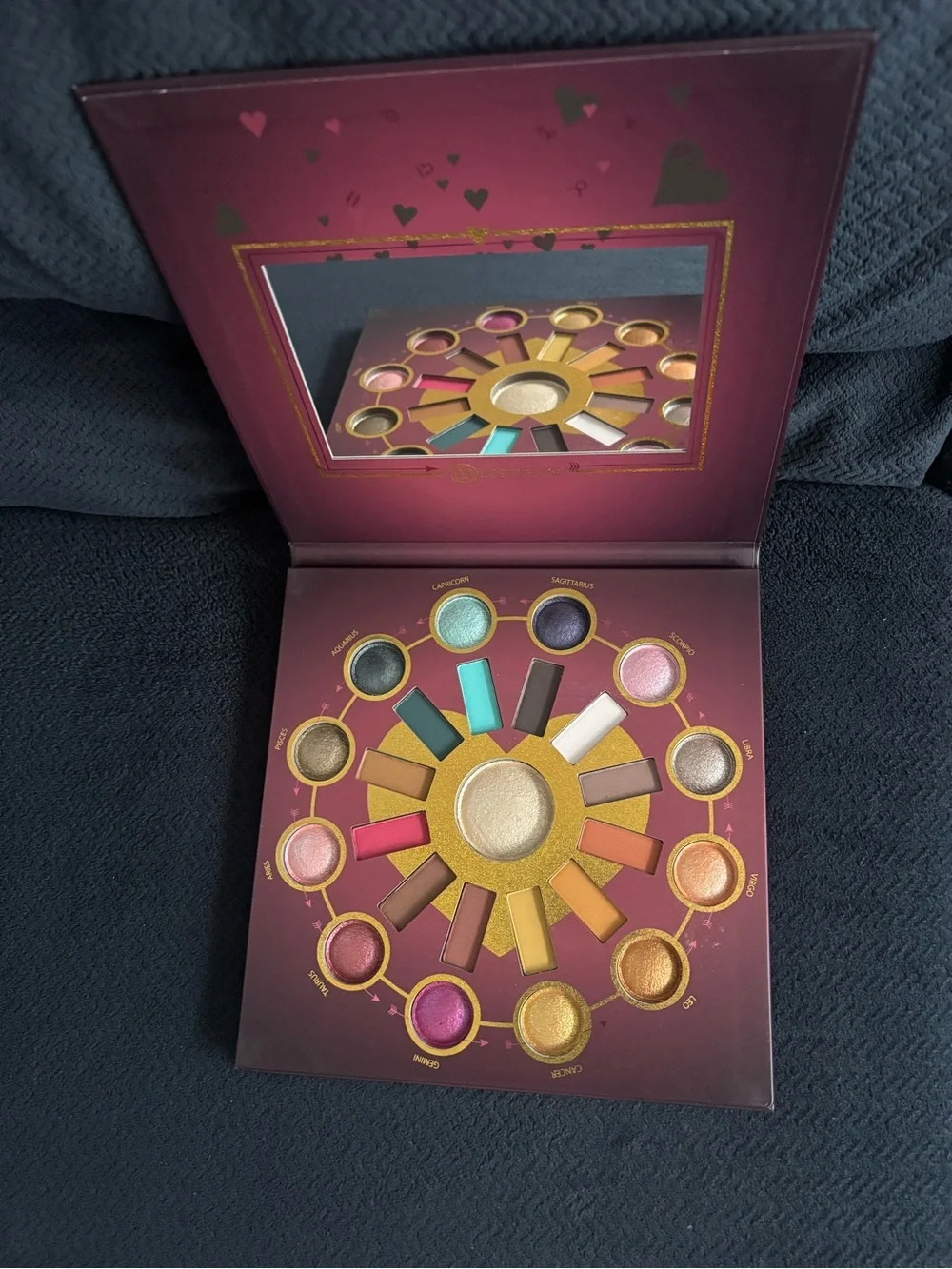 Zodiac Love Signs By BH Cosmetics 24 Eyeshadow & 1 Highlighter 0.95 Oz.